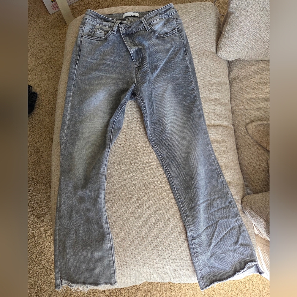 Women's Gray Straight-Leg Jeans